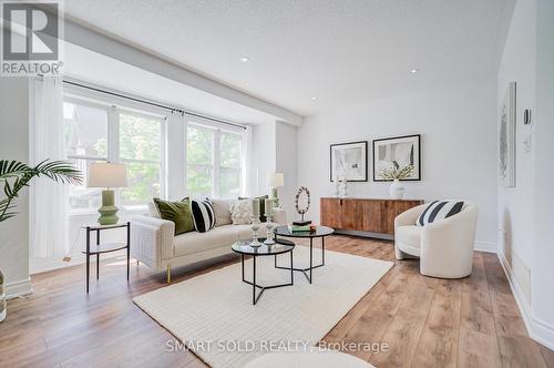 63 Michael Way, Markham, ON - Indoor Photo Showing Living Room