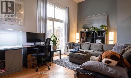 Living AI - 42 - 1330 Trowbridge Drive, Oshawa, ON - Indoor Photo Showing Living Room