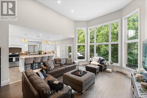 46 Philmori Boulevard, Pelham (Fonthill), ON - Indoor Photo Showing Living Room