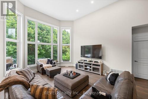 46 Philmori Boulevard, Pelham (Fonthill), ON - Indoor Photo Showing Living Room