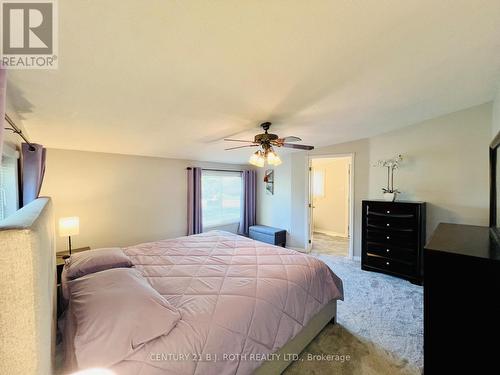 1 Nectarine Court, Innisfil, ON - Indoor Photo Showing Bedroom