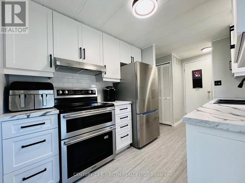 1 Nectarine Court, Innisfil, ON - Indoor Photo Showing Kitchen With Stainless Steel Kitchen