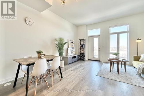 404 - 11 Steckley House Lane, Richmond Hill, ON - Indoor