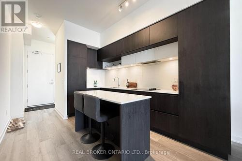 404 - 11 Steckley House Lane, Richmond Hill, ON - Indoor