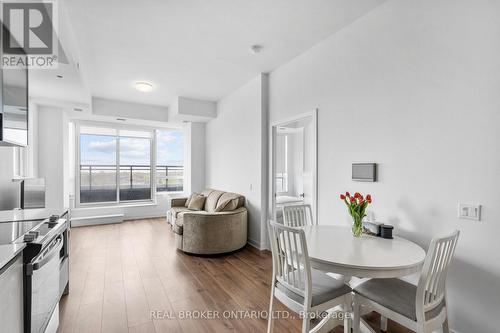 328 - 405 Dundast Street W, Oakville, ON - Indoor Photo Showing Dining Room