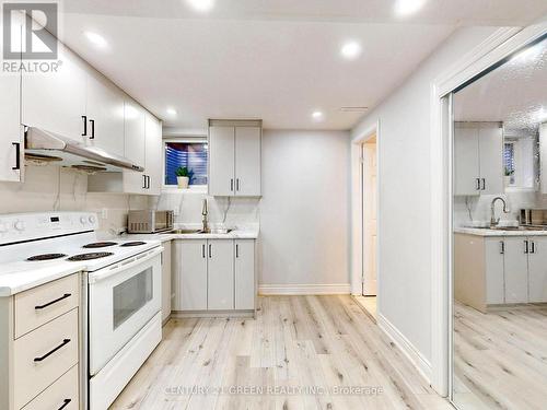 16 Mount Fuji Crescent, Brampton, ON - Indoor Photo Showing Kitchen With Double Sink