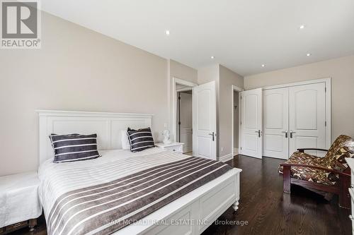 2411 Thorn Lodge Drive, Mississauga, ON - Indoor Photo Showing Bedroom