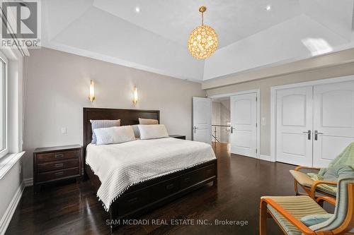 2411 Thorn Lodge Drive, Mississauga, ON - Indoor Photo Showing Bedroom