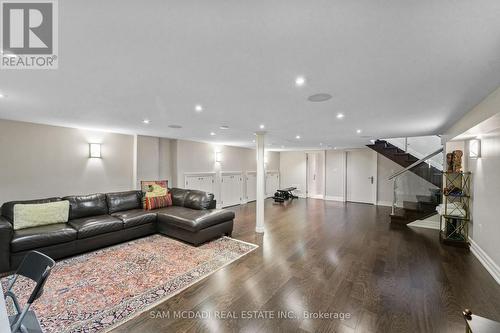 2411 Thorn Lodge Drive, Mississauga, ON - Indoor Photo Showing Living Room