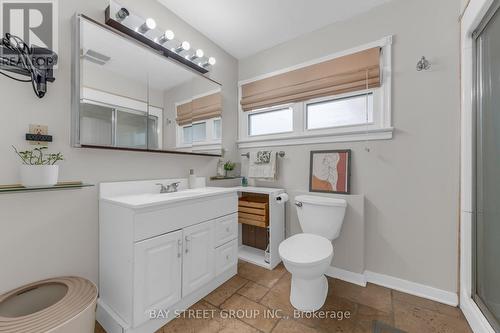 8 Glenbarr Road, St. Catharines, ON - Indoor Photo Showing Bathroom