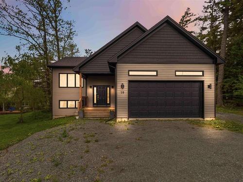 19 Pine Hill Drive, Elmsdale, NS 