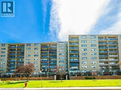 15 NICKLAUS Drive Unit# 512  Hamilton, ON L8K 5L5