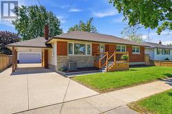 17 SULLIVAN DRIVE  St. Catharines (Lakeport), ON L2N 1K3