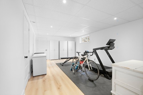 Family Room - 18 Rue Ogilvy E., Saint-Hippolyte, QC - Indoor