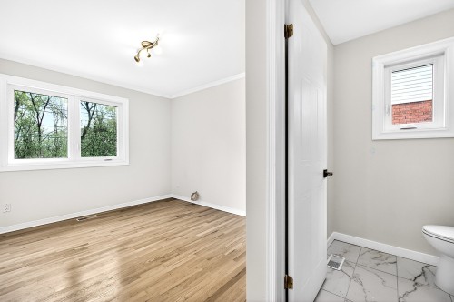 Bureau - 18585 Rue Larocque, Montréal (Pierrefonds-Roxboro), QC - Indoor Photo Showing Other Room
