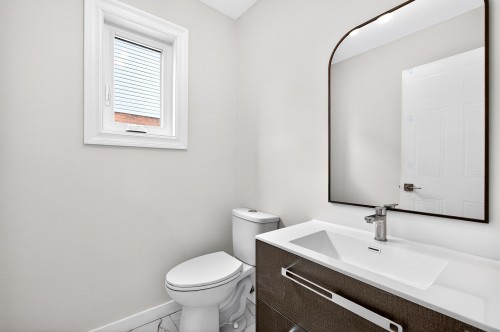 Salle d'eau - 18585 Rue Larocque, Montréal (Pierrefonds-Roxboro), QC - Indoor Photo Showing Bathroom
