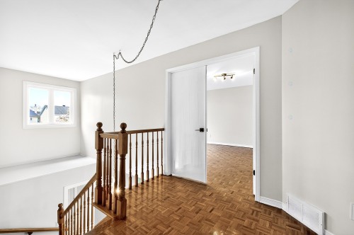 Vue d'ensemble - 18585 Rue Larocque, Montréal (Pierrefonds-Roxboro), QC - Indoor Photo Showing Other Room