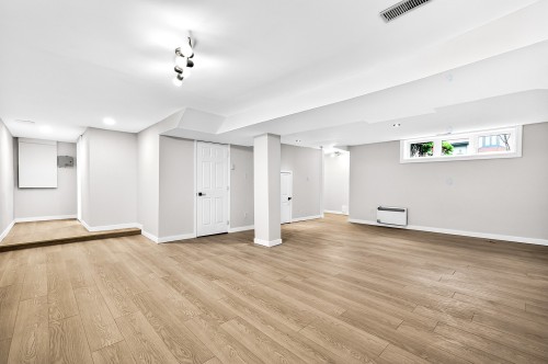 Salle familiale - 18585 Rue Larocque, Montréal (Pierrefonds-Roxboro), QC - Indoor