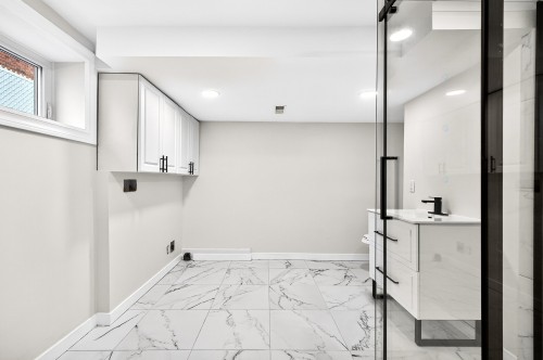 Salle de bains - 18585 Rue Larocque, Montréal (Pierrefonds-Roxboro), QC - Indoor