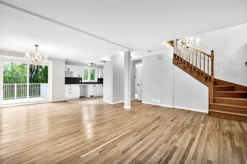 Vue d'ensemble - 18585 Rue Larocque, Montréal (Pierrefonds-Roxboro), QC - Indoor Photo Showing Living Room