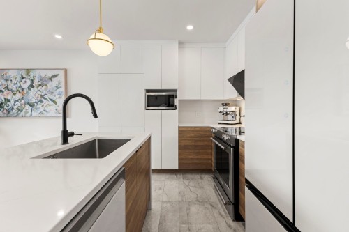 Kitchen - 71 Rue De Ronsard, Saint-Constant, QC - Indoor Photo Showing Kitchen