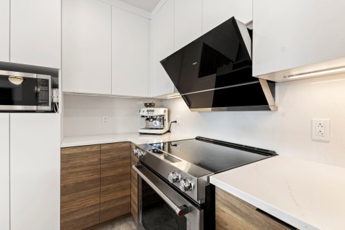 Kitchen - 71 Rue De Ronsard, Saint-Constant, QC - Indoor Photo Showing Kitchen