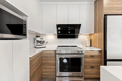 Kitchen - 71 Rue De Ronsard, Saint-Constant, QC - Indoor Photo Showing Kitchen