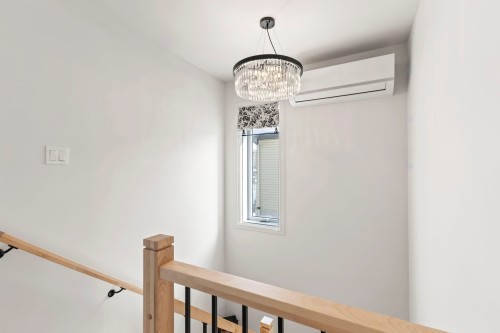 Staircase - 71 Rue De Ronsard, Saint-Constant, QC - Indoor Photo Showing Other Room