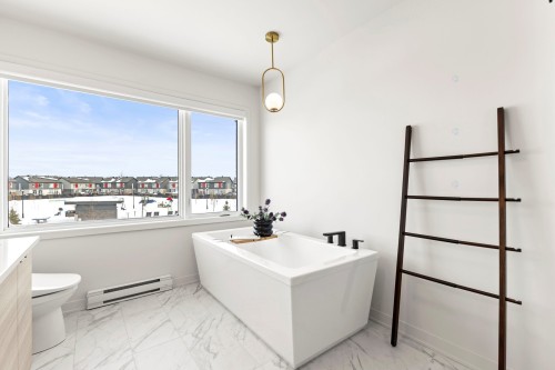 Bathroom - 71 Rue De Ronsard, Saint-Constant, QC - Indoor Photo Showing Bathroom