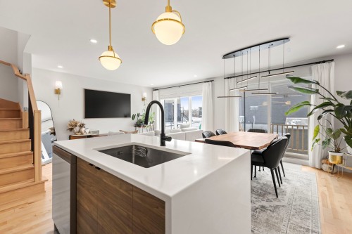 Kitchen - 71 Rue De Ronsard, Saint-Constant, QC - Indoor Photo Showing Kitchen