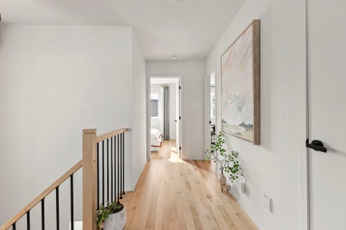 Mud Room - 71 Rue De Ronsard, Saint-Constant, QC - Indoor Photo Showing Other Room