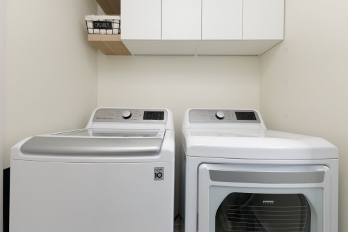 Powder room - 71 Rue De Ronsard, Saint-Constant, QC - Indoor Photo Showing Laundry Room