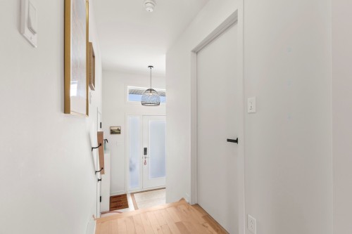 Mud Room - 71 Rue De Ronsard, Saint-Constant, QC - Indoor Photo Showing Other Room