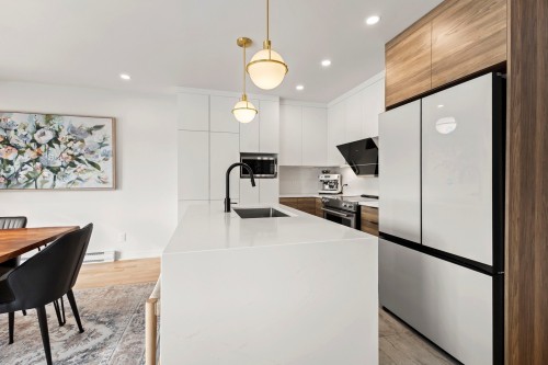 Kitchen - 71 Rue De Ronsard, Saint-Constant, QC - Indoor Photo Showing Kitchen