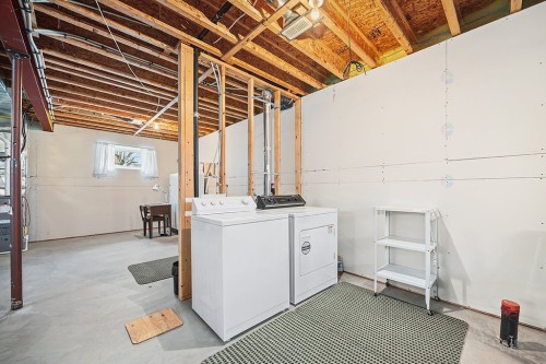 Salle de lavage - 23 Rue Des Vieux-Moulins, Gatineau (Aylmer), QC - Indoor Photo Showing Laundry Room