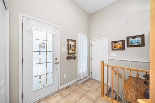 Hall d'entrée/Vestibule - 23 Rue Des Vieux-Moulins, Gatineau (Aylmer), QC - Indoor Photo Showing Other Room