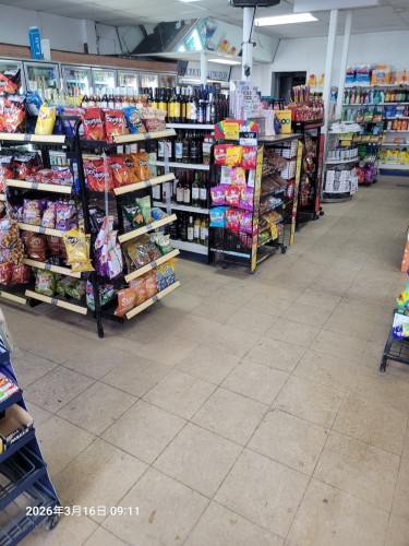 Commerce - 556  - A Rue Lindsay, Drummondville, QC - Indoor Photo Showing Garage