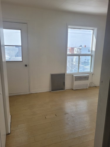 Salon - 556  - A Rue Lindsay, Drummondville, QC - Indoor Photo Showing Other Room