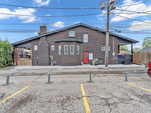 Lower Unit-1029 Parent, Windsor, ON 