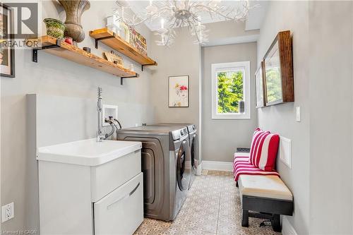 149 Miller Drive, Ancaster, ON - Indoor Photo Showing Laundry Room
