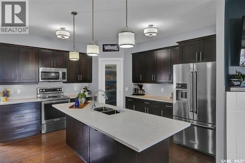 121 Everton Crescent, Moose Jaw, SK - Indoor Photo Showing Kitchen With Double Sink With Upgraded Kitchen