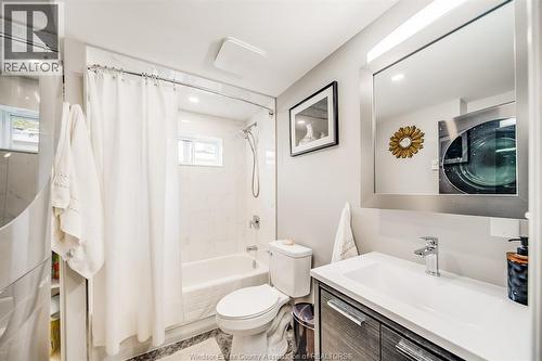 20 Bonita Avenue, Windsor, ON - Indoor Photo Showing Bathroom