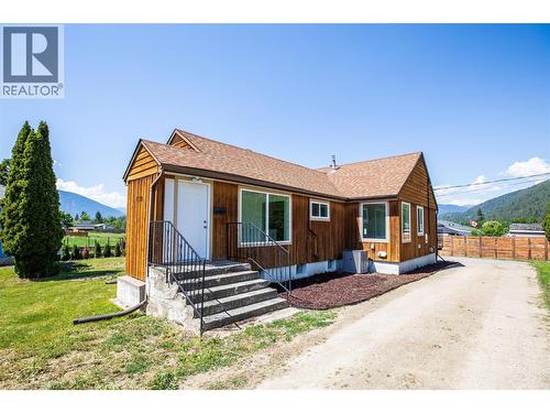 710 Devon Street, Creston, BC - Outdoor