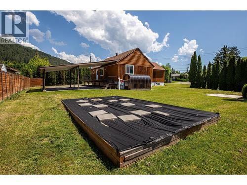 710 Devon Street, Creston, BC - Outdoor