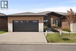 668 LILY MAC BOULEVARD  Windsor, ON N6E 3N7