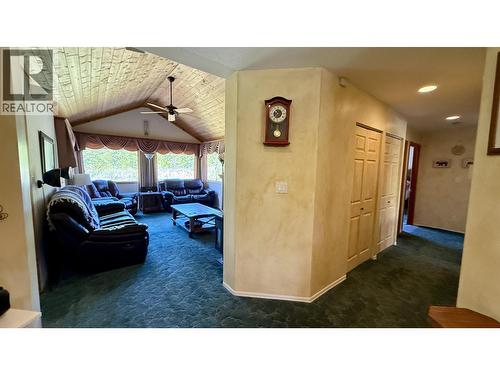 7364 Watch Lake Road, Lone Butte, BC - Indoor