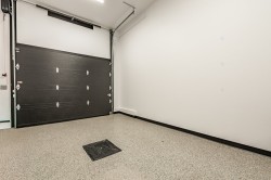 Garage - 