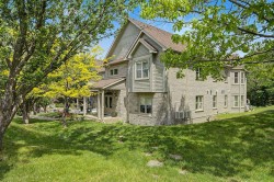 103-57 Rue du Liseron Sainte-Julie, QC J3E 3N8