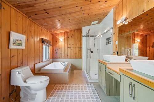 Master Bathroom - 891 Ch. Du Moulin, Sainte-Adèle, QC - Indoor Photo Showing Other Room