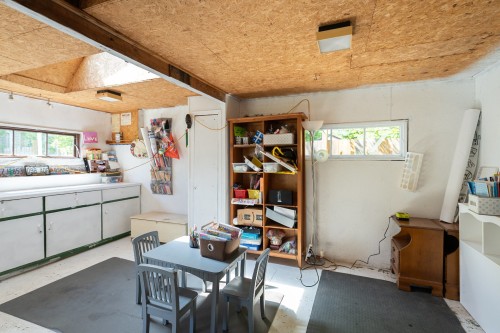 Remise - 35 Av. Victoria, Pointe-Claire, QC - Indoor Photo Showing Kitchen